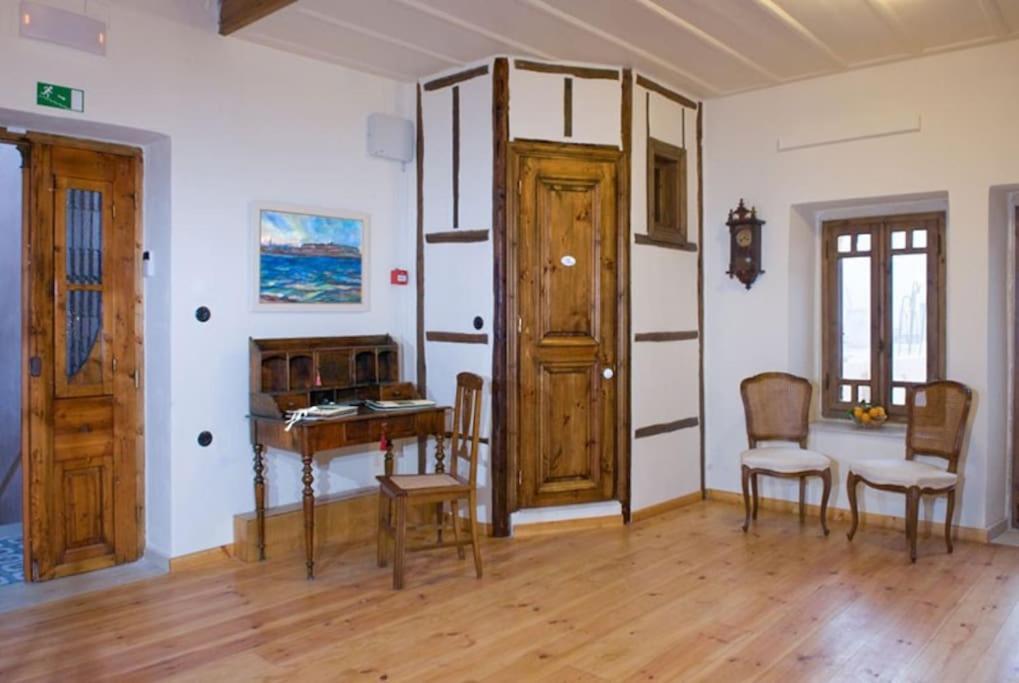 Anassa Townhouse, In Rethymno's Old Center 度假居 *
