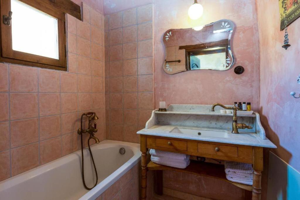 Anassa Townhouse, In Rethymno's Old Center *